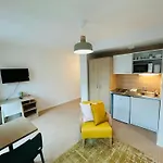 We Live In R - Suite 101